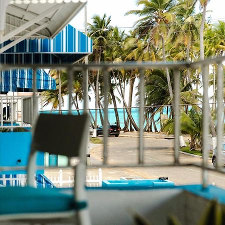 Oceanview Apartment Steps To The Beach Luquillo Kültér fotó