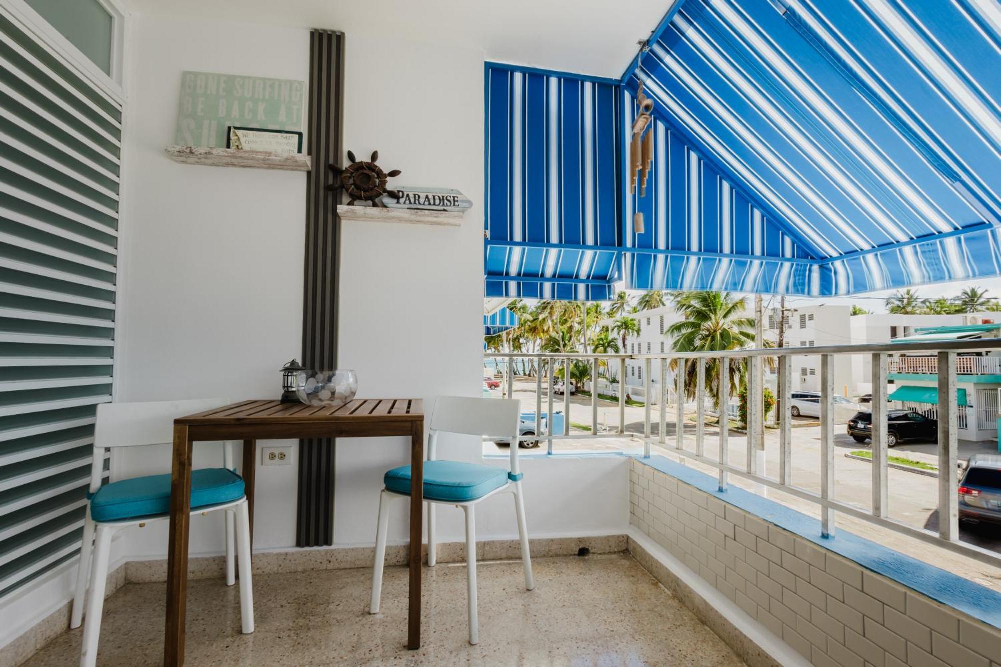 Oceanview Apartment Steps To The Beach Luquillo Kültér fotó