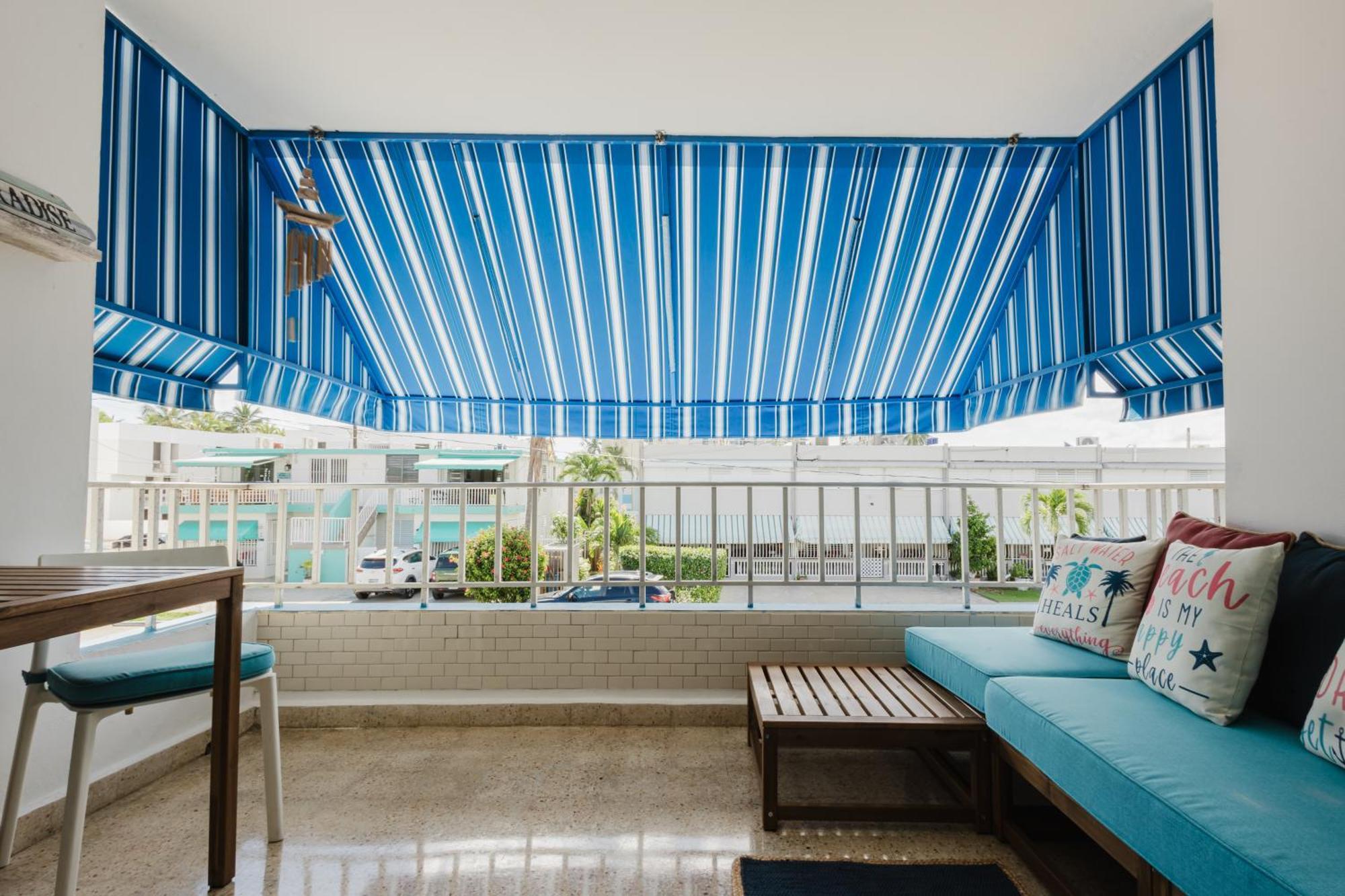 Oceanview Apartment Steps To The Beach Luquillo Kültér fotó
